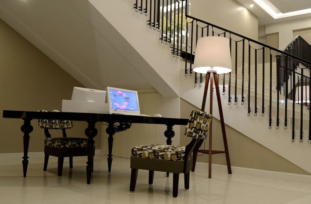 Tasneem Hotel Malioboro Yogyakarta Exterior photo