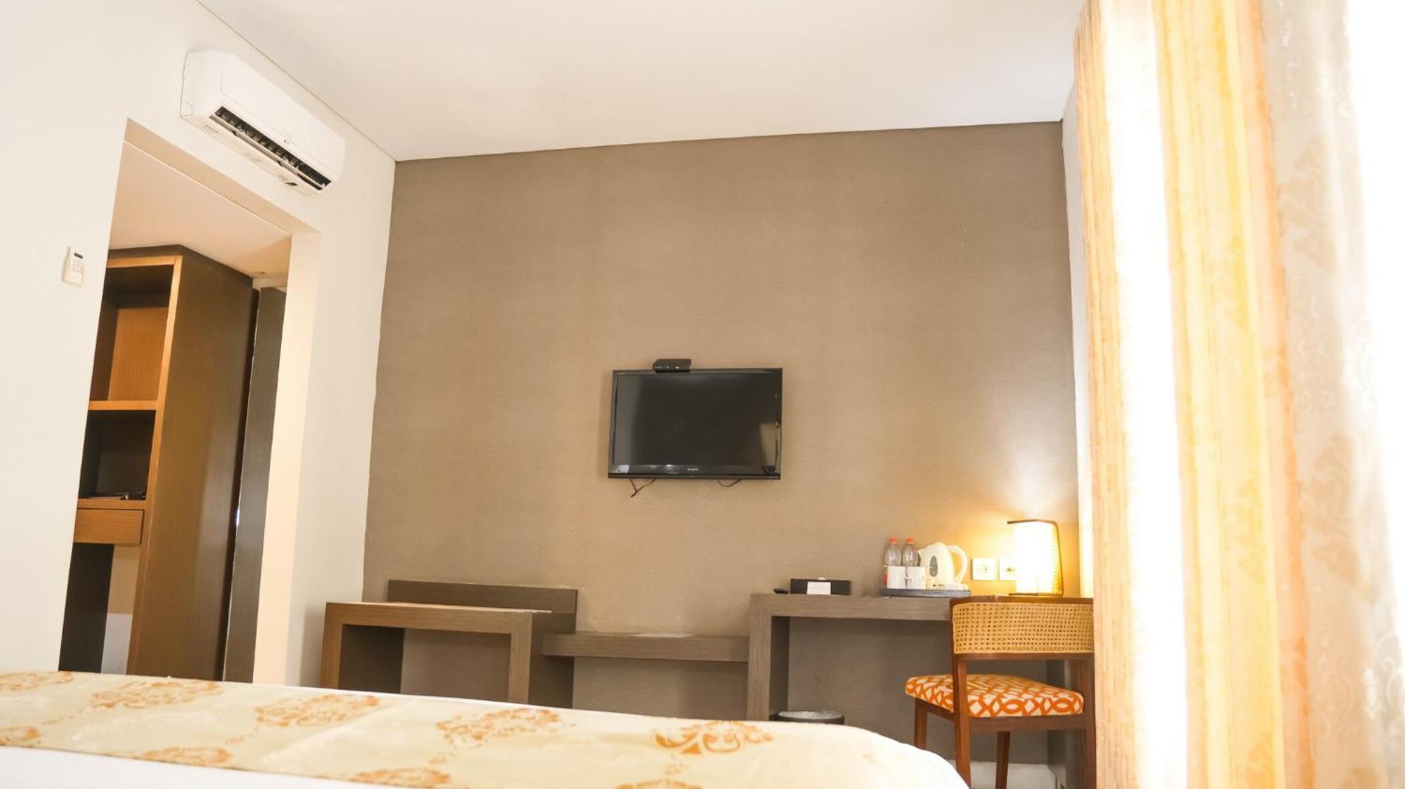 Tasneem Hotel Malioboro Yogyakarta Exterior photo