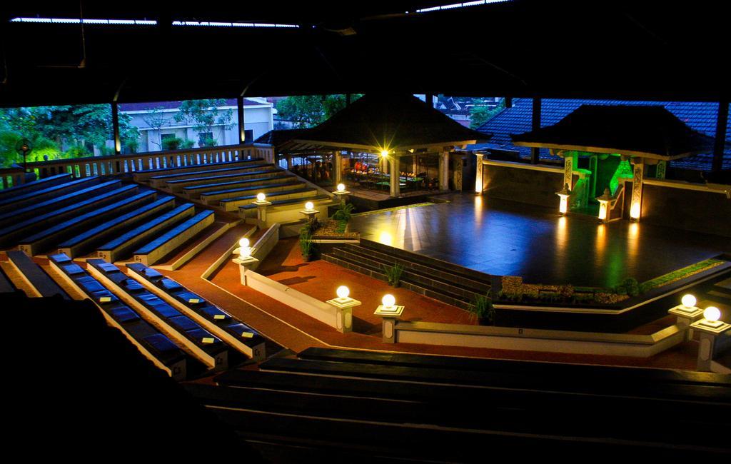 Tasneem Hotel Malioboro Yogyakarta Exterior photo