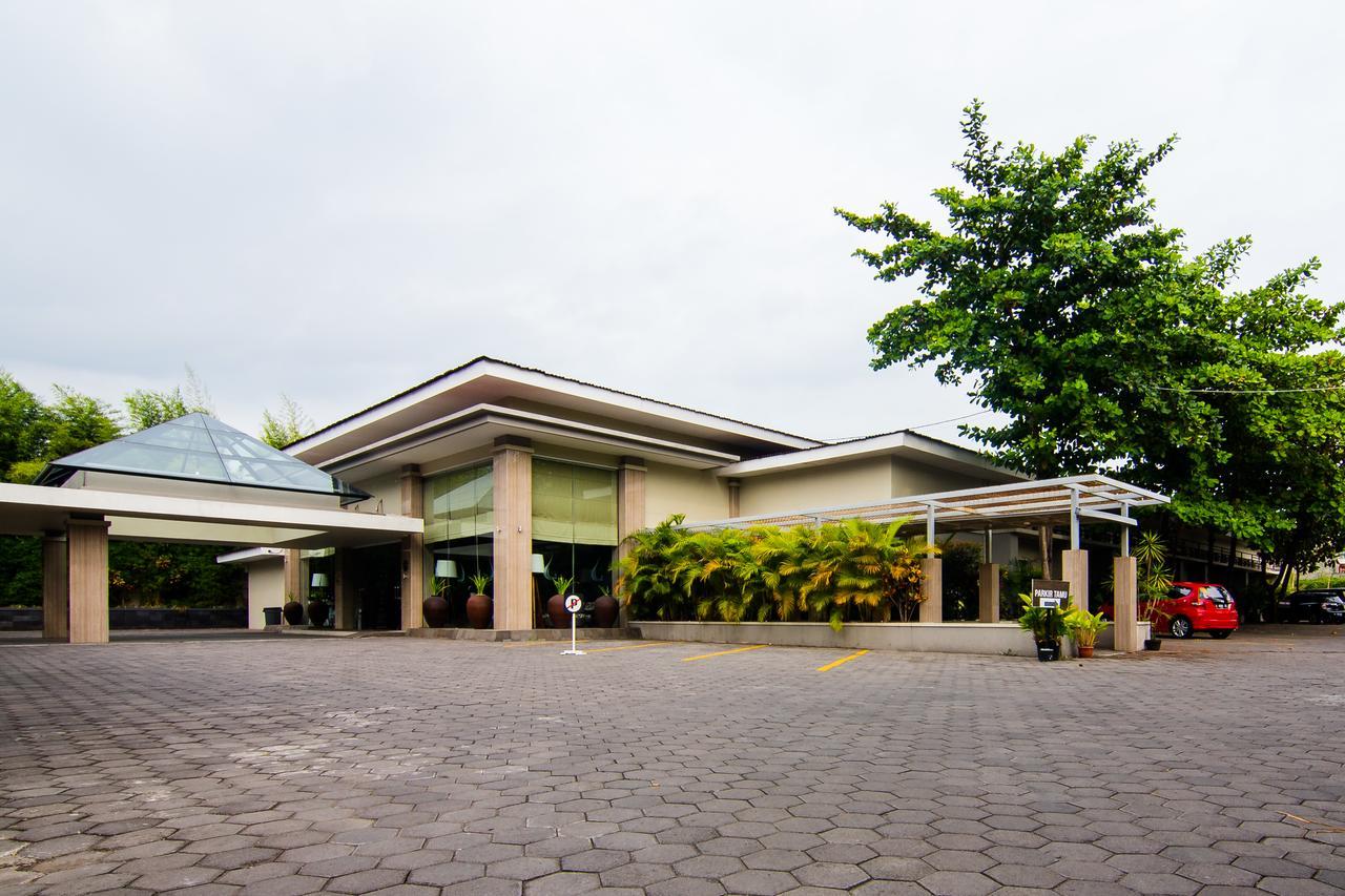 Tasneem Hotel Malioboro Yogyakarta Exterior photo
